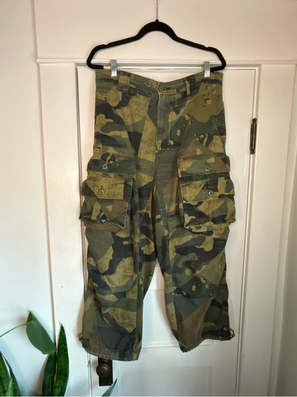 BDG Men's Camo Double Pocket  Cargo Pants